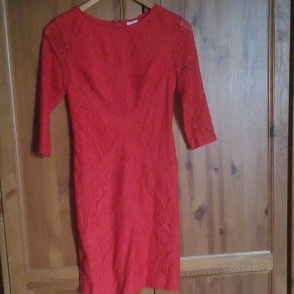 New! Red lace dress. Above the knee - Picture 2 of 6